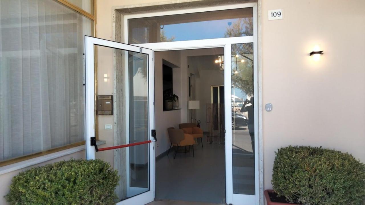 فندق Il Faro سينِغاليا المظهر الخارجي الصورة